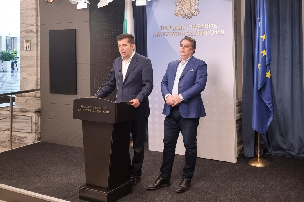 Петков и Василев отрекоха за оказван натиск върху кметовете на райони и съветници, напуснали ПП