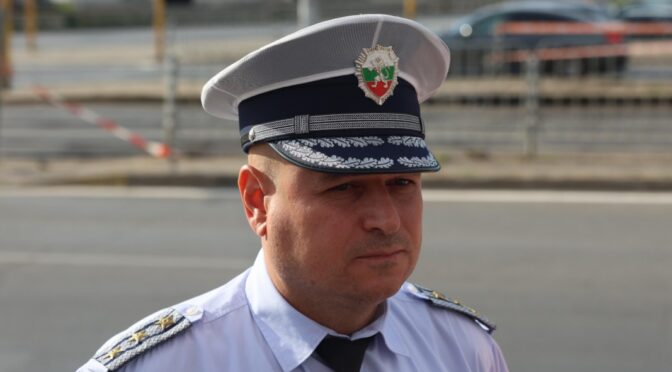 Задържан е младежът, врязал автомобила си в автобуса в София