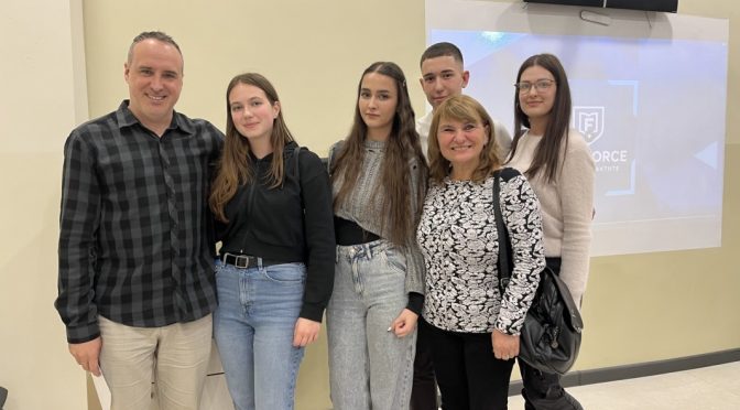 #HackDisinfo в Русе – ученици срещу дезинформацията