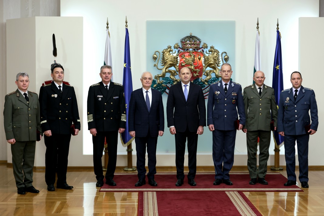 Президентът повиши в длъжност генерали от армията