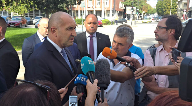 Президентът за нападението в Русе: Този разпад на държавността трябва да спре
