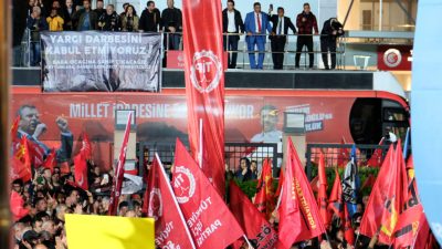 Турската полиция влезе със сила в партийната централа на НРП в Анкара