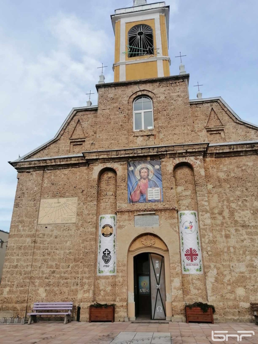 В най-стария католически храм в България часове преди Рождество Христово