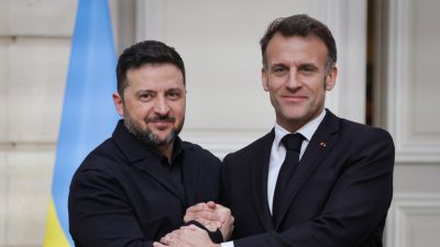 Зеленски проведе телефонен разговор с Макрон