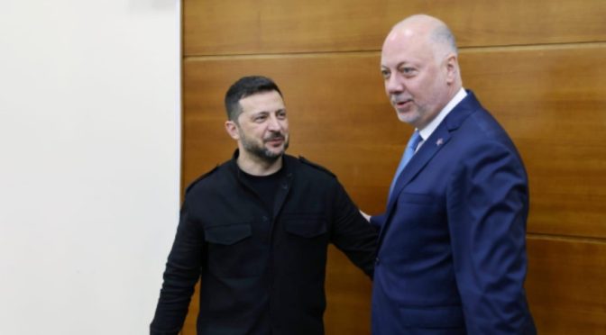 Премиерът Желязков и Володимир Зеленски обсъдиха сътрудничество в енергетиката и отбраната