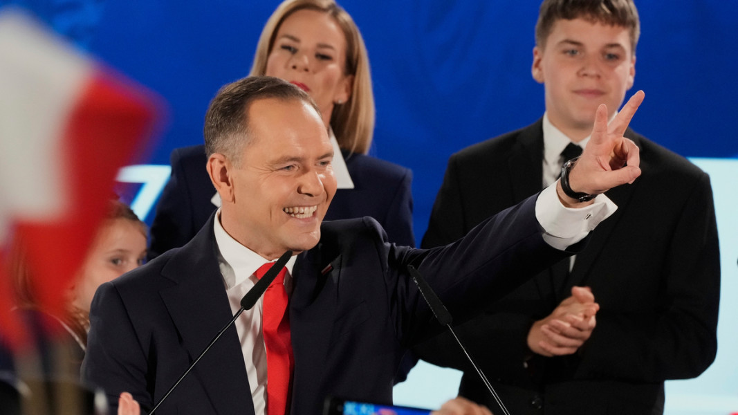 Новият президент на Полша Карол Навроцки встъпва в длъжност