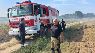 Военни участват в потушаването на пожара в Хасковско