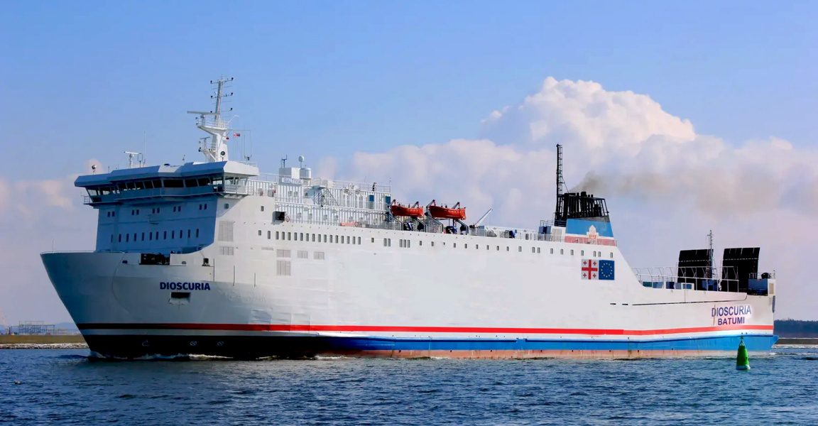 Ударени от дронове кораби в Черно море? Тече спасителна акция на 80 мили от Бяла