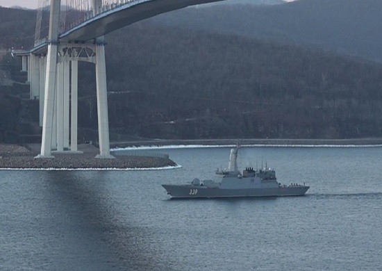 Русия започва мащабно военноморско учение