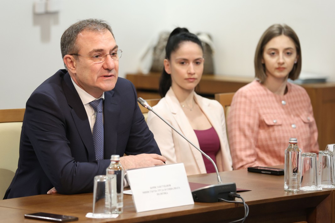 Гуцанов: Ще доведем докрай борбата с вейповете и райския газ