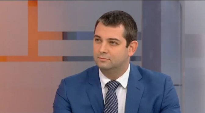 Димитър Делчев: Не очаквам ново движение, което да носи нов морал, скандалите омаскариха всички