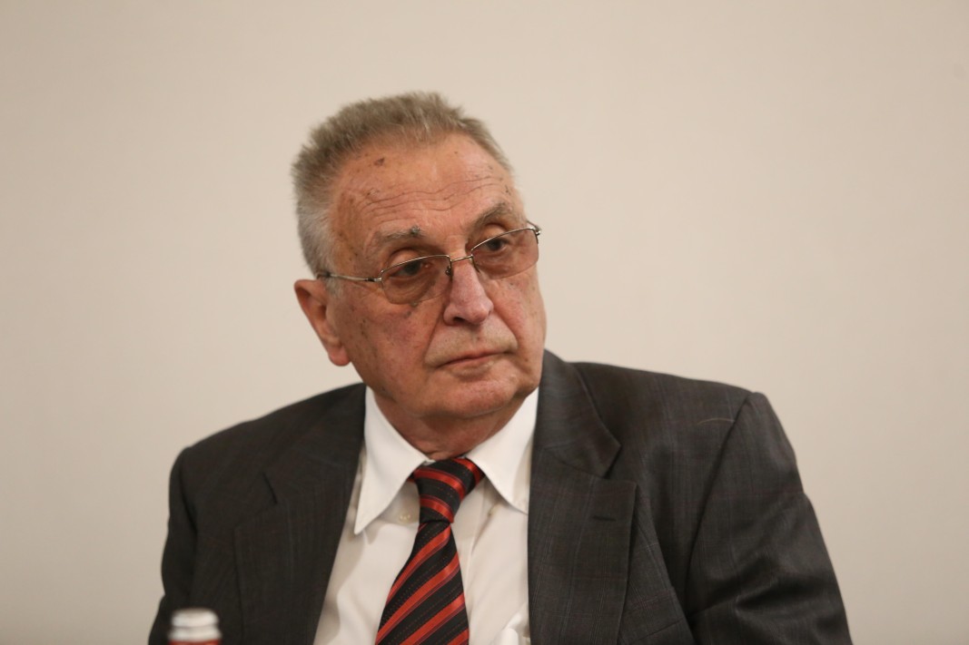 Владо Перев, един от най-уважаваните представители на българската общност в РСМ, е бил нападнат в Скопие