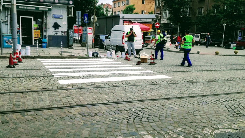Започва реновиране на пътната маркировка и пешеходните пътеки в София
