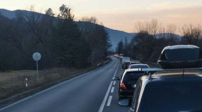 Главния път София – Варна – временно затворен заради пожар