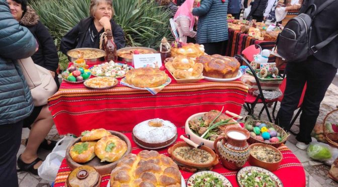 Конкурсът „Червен, червен Великден” се проведе в село Извор