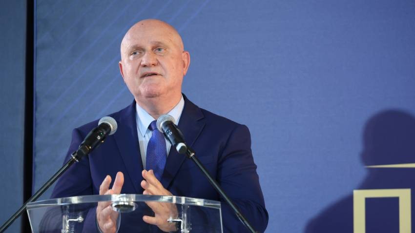 Министър Цоков: Националното външно оценяване и зрелостните изпити са протекли нормално