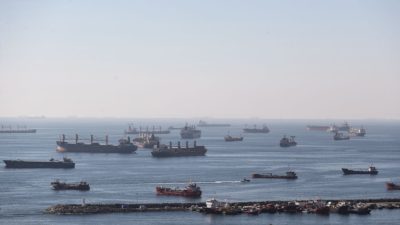 Увеличава се броят на жертвите на руски удар срещу кораб със зърно в Одеса