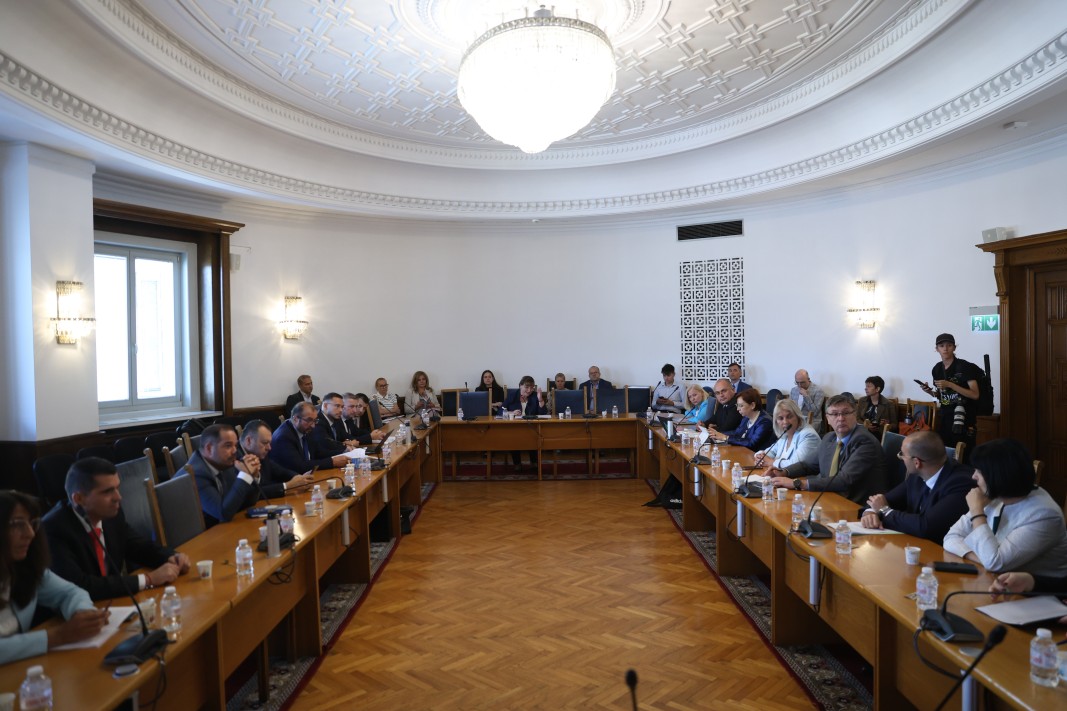 Правната комисия отхвърли ветото върху промените в Закона за държавната собственост