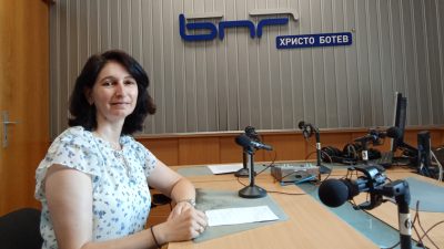 За цветето „посрещнимъж“ и изпърполените пиперки или думите спомени от детството