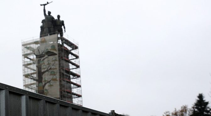 Протест пред СО настоя Паметникът на съветската армия да бъде възстановен