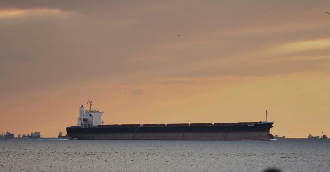 Атака с дрон срещу кораб в Черно море, има загинал и двама ранени