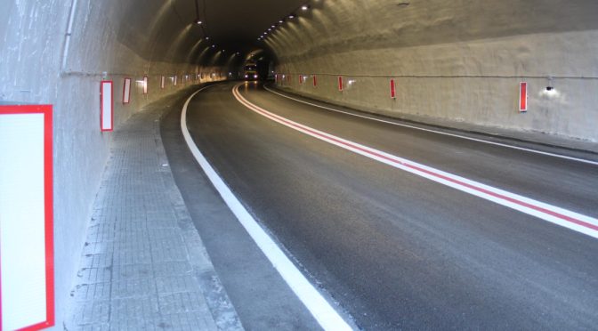 Прекъсване на тока в Кривия тунел между Благоевград и Кресна