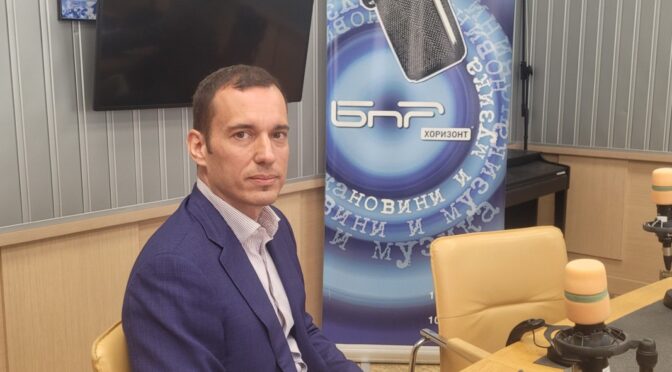 Кметът на София във ФБ: Борбата продължава