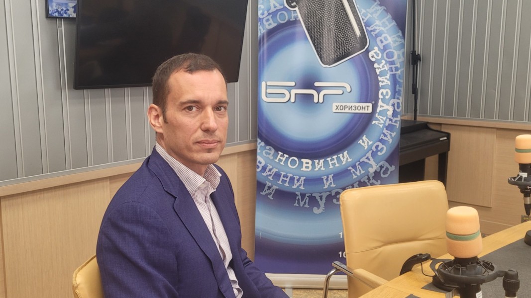 Кметът на София във ФБ: Борбата продължава