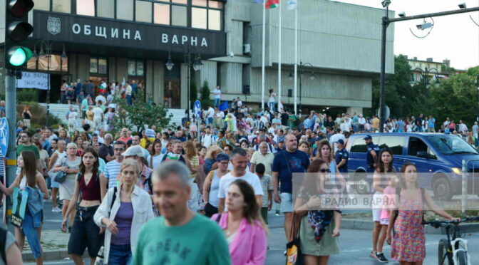 Протест в подкрепа на Благомир Коцев във Варна (СНИМКИ)