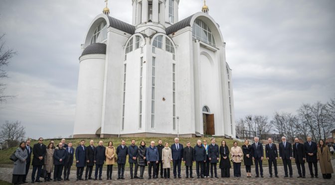 ЕС: Русия да поеме пълна отговорност за военните престъпления в Украйна