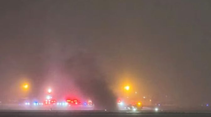 Частен самолет с осем души на борда се разби на летище Бангор, Мейн