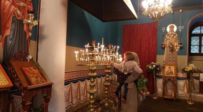 Десетки миряни посетиха храмовете в Пловдив на Разпети петък