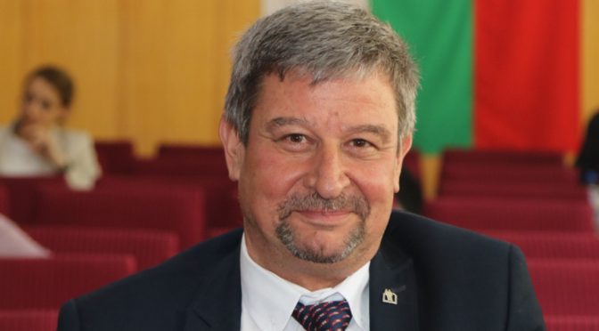 Юлиян Петров: С новия бюджет ще искаме 10-15% ръст на учителските заплати