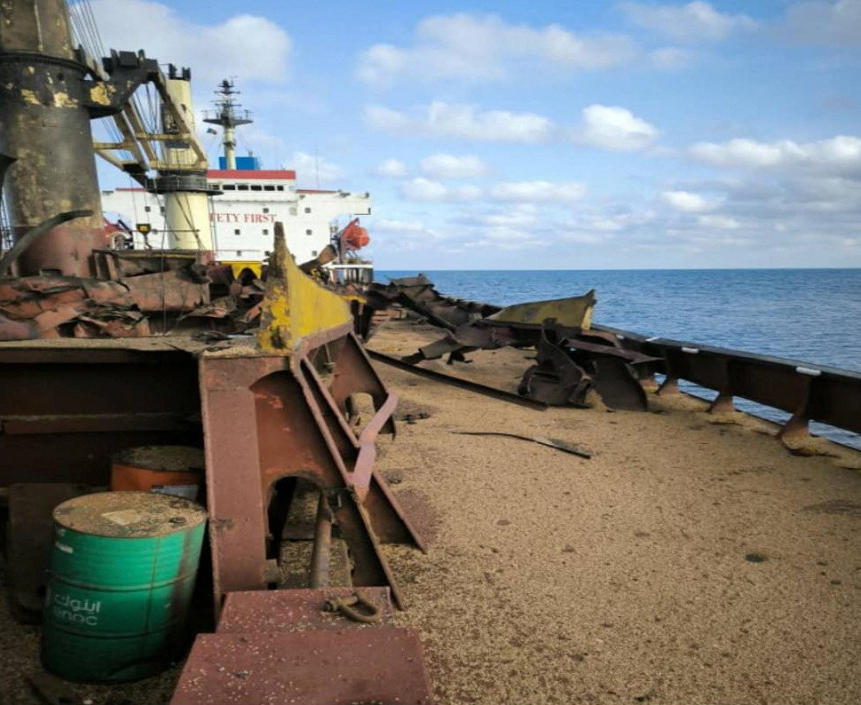 Руска ракета е ударила кораб с пшеница в Черно море