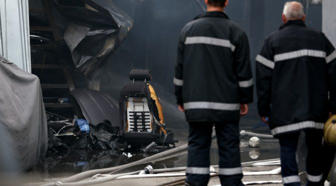 Един човек е загинал при пожар през денонощието