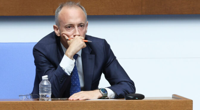 НС обсъжда намаляване на таксите на студентите платено обучение