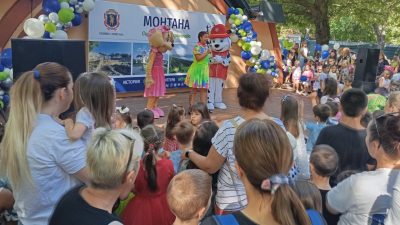Нова сцена на открито радва децата на Монтана