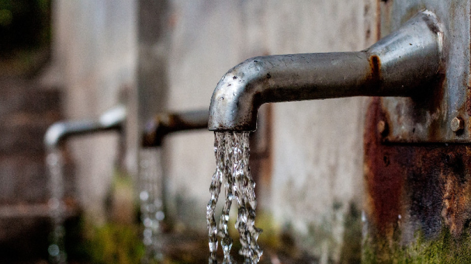 Общината в Кюстендил осигури вода за кв. Герена, останал над 40 часа без водоподаване