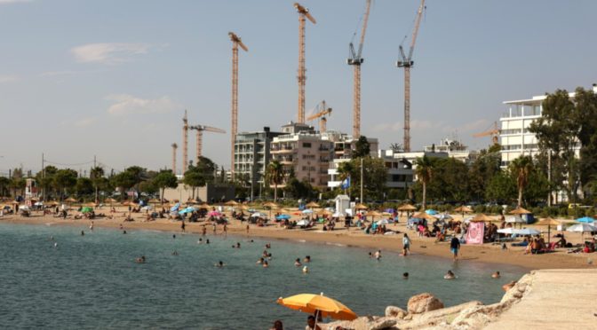 Кметът на Атина: Няма да позволим градът да се превърне в безкраен хотел