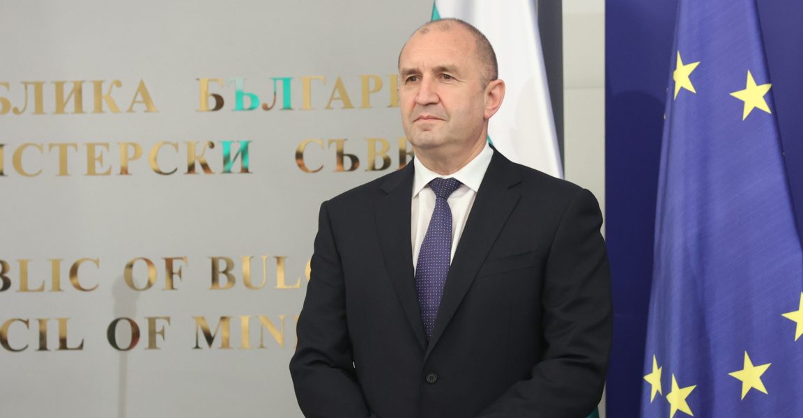 Радев ще участва във форум за възстановяването на Украйна