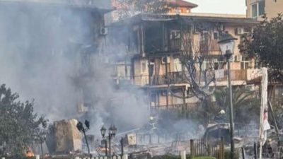 Тесни улици и паркирани автомобили са затруднили достъпа до огъня в Созопол