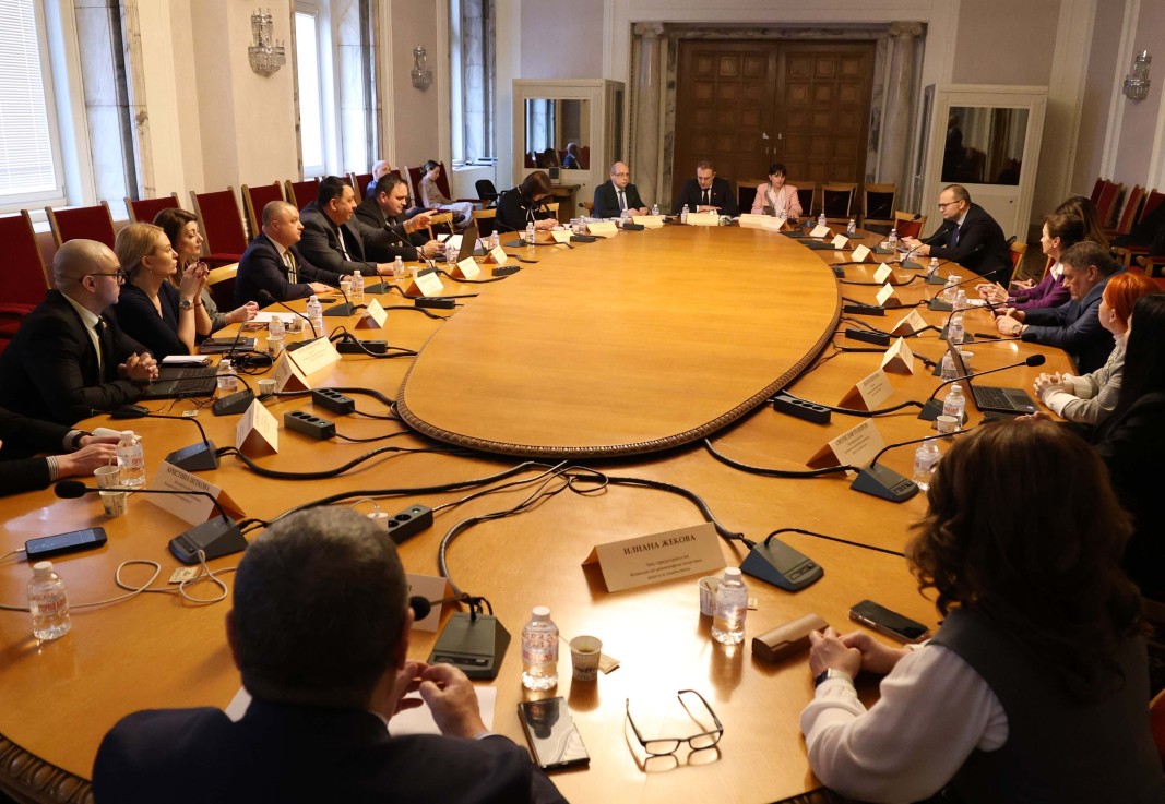 Ресорната парламентарна комисия прие проектопромени в Закона за закрила на детето