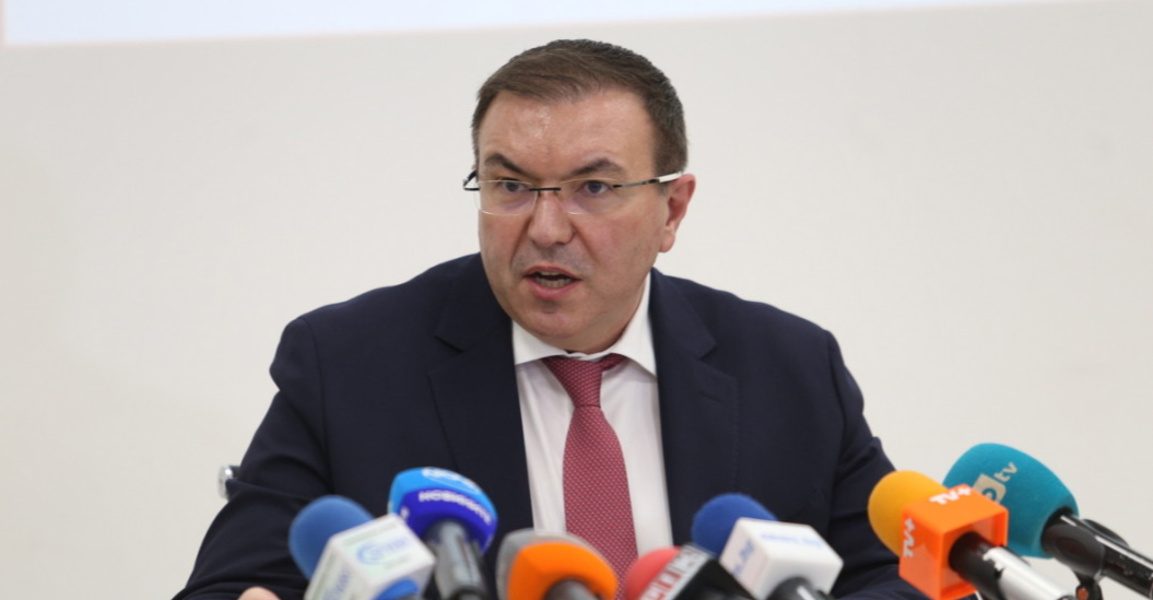 ГЕРБ се усъмни, че Десислава Атанасова е пътувала в един самолет с Делян Пеевски