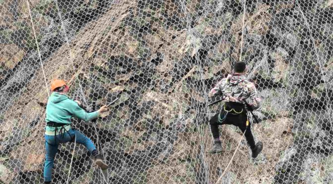 Монтират мрежи по скатовете край пътя Кюстендил – Бобошево