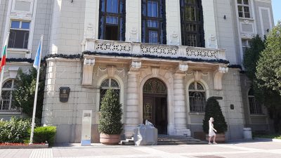 Пловдивчани протестират пред общината заради застрояване