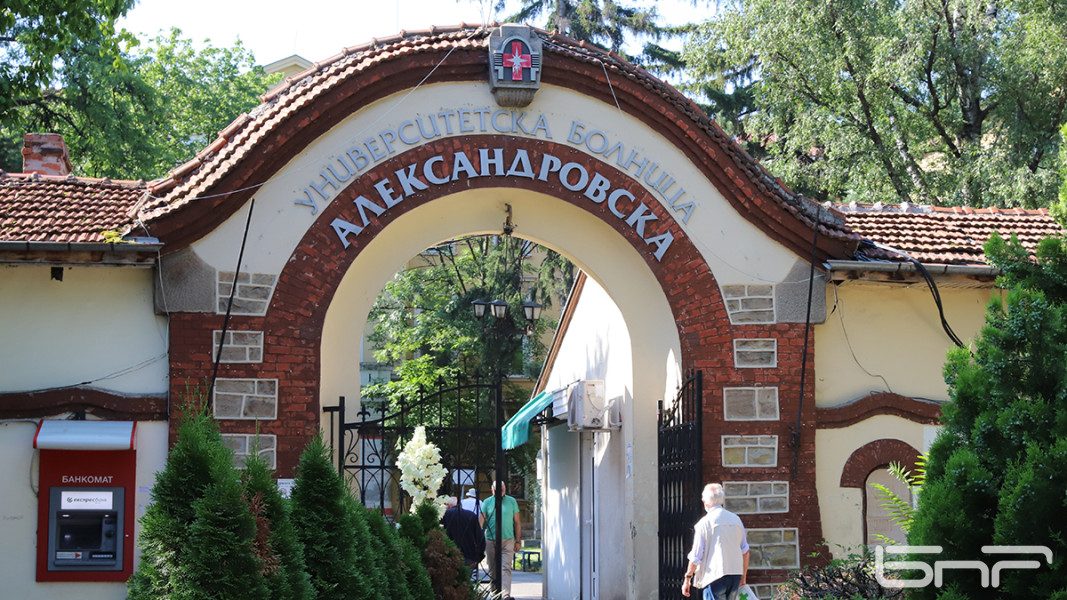 На двама души са присадени бъбреци в столичната Александровска болница