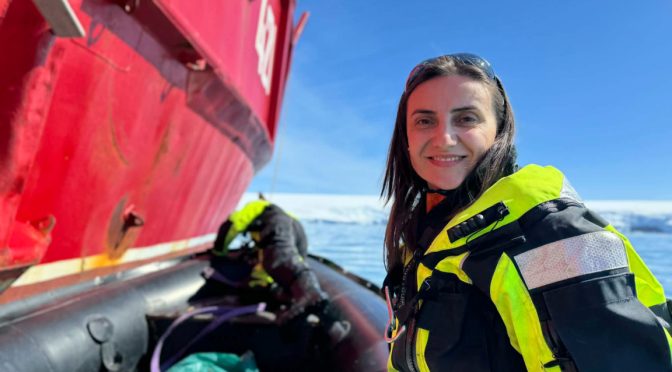 Даниела Паскал изследва движението на ледниците – тези „капсули на времето“