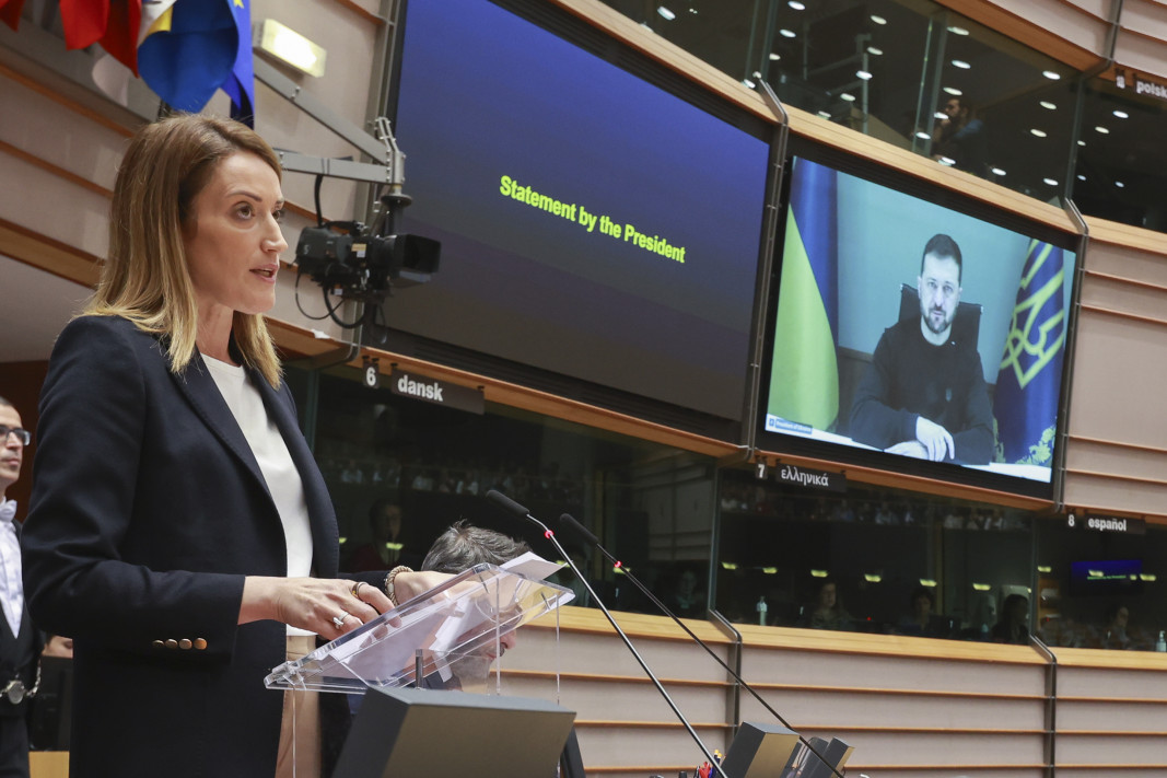 Зеленски пред Европарламента: Всеки удар и заплаха от Русия трябва да се посрещат с твърди санкции