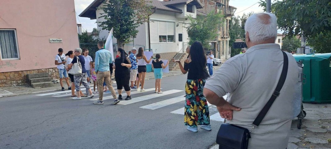 Пореден протест в Кочериново, въпреки че проблемът с водата се решава