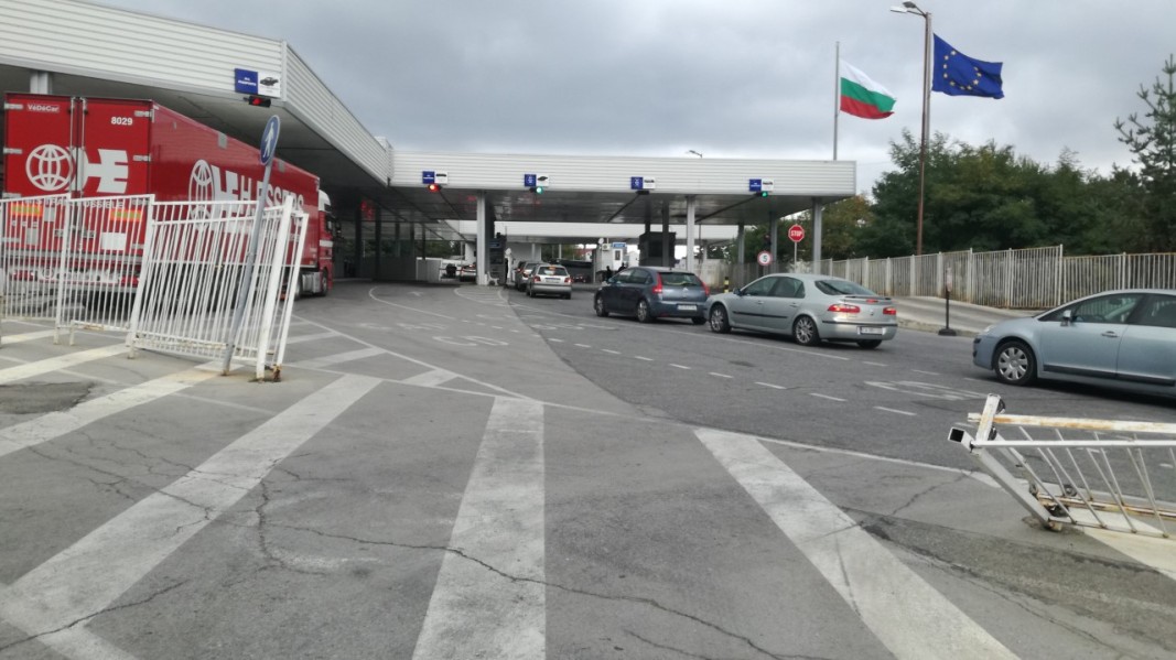 Български военни се връщат от мисия в Косово